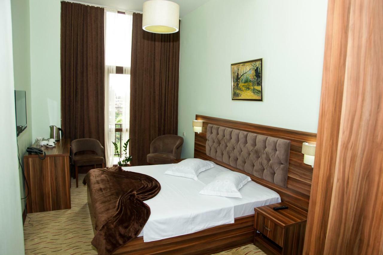 Hotel Grand Zugdidi Dış mekan fotoğraf